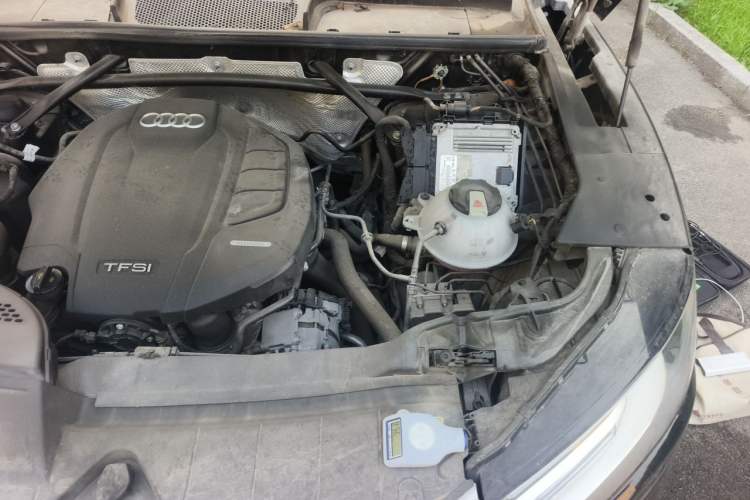 Used Audi Q5L 2018 40 TFSI Prestige Fashion Edition China VI Engine Bay Left