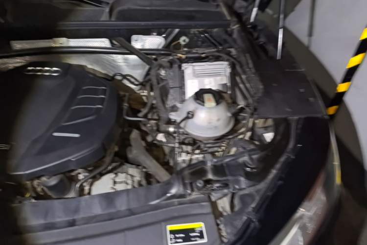 Used Audi Q5L 2018 40 TFSI Prestige Fashion Edition China VI Engine Bay Left