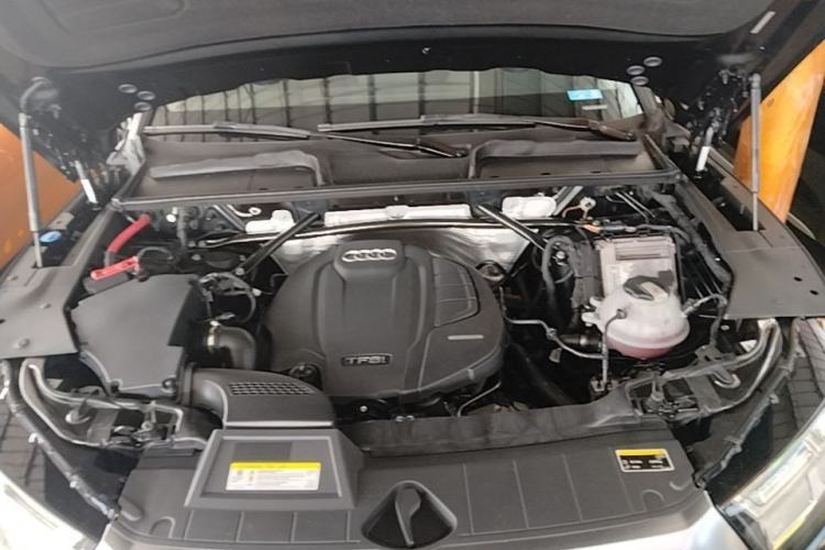 Used Audi Q5L 2018 40 TFSI Prestige Fashion Edition China VI Engine Bay