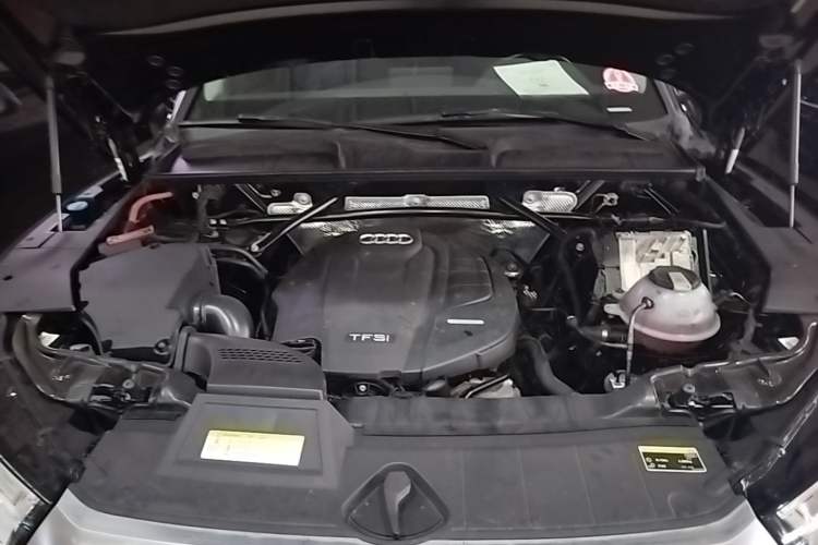 Used Audi Q5L 2018 45 TFSI Prestige Fashion Edition China V Emission Standard Engine Bay