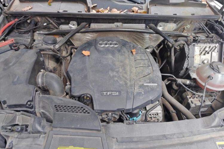 Used Audi Q5L 2018 45 TFSI Prestige Fashion Edition China V Emission Standard Engine Bay