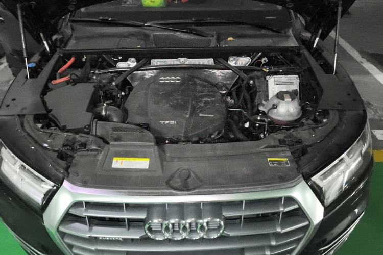 Used Audi Q5L 2018 40 TFSI Prestige Fashion Edition China VI Engine Bay
