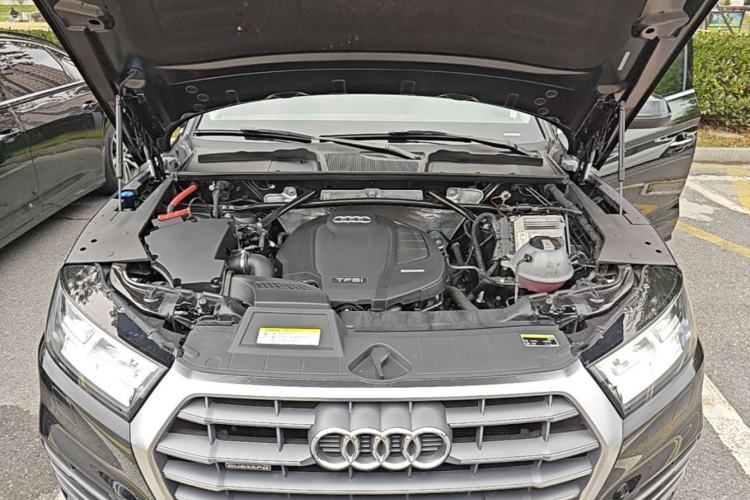 Used Audi Q5L 2018 40 TFSI Prestige Fashion Edition China VI Engine Bay