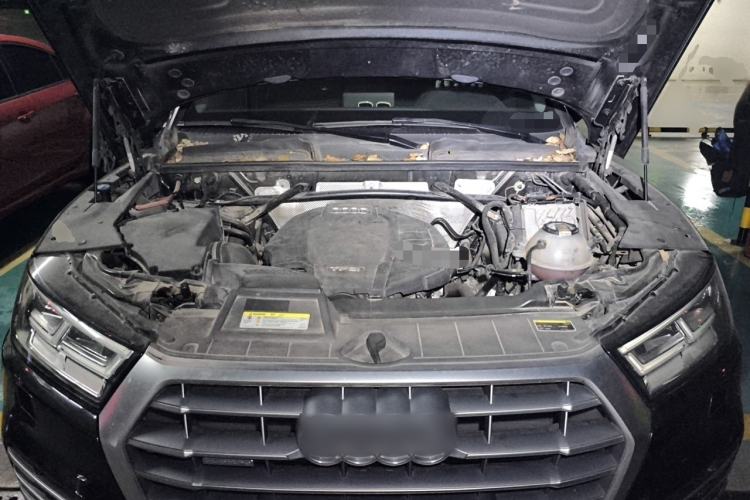 Used Audi Q5L 2018 45 TFSI Prestige Fashion Edition China V Emission Standard Engine Bay