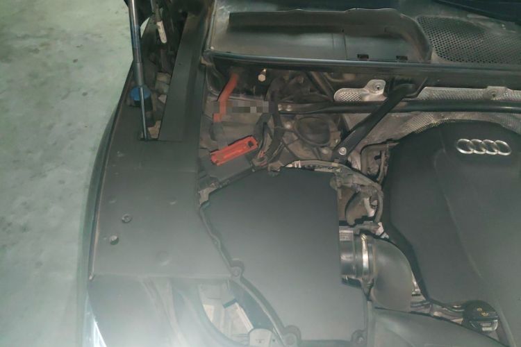 Used Audi Q5L 2018 40 TFSI Prestige Fashion Edition China VI Engine Bay Right