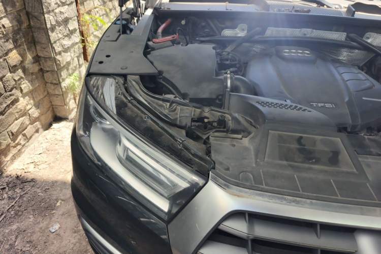 Used Audi Q5L 2018 40 TFSI Prestige Edition China VI Emission Standard Engine Bay Right