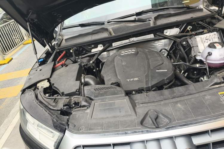 Used Audi Q5L 2018 45 TFSI Prestige Fashion Edition China VI Emission Standard Engine Bay Right