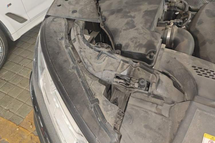 Used Audi Q5L 2018 40 TFSI Prestige Fashion Edition China VI Engine Bay Right