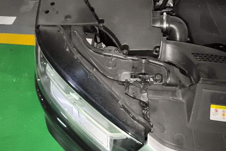 Used Audi Q5L 2018 40 TFSI Prestige Fashion Edition China VI Engine Bay Right