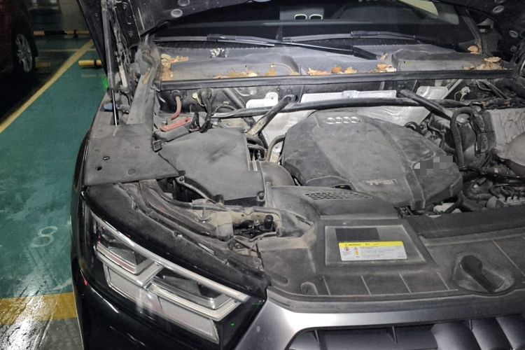 Used Audi Q5L 2018 45 TFSI Prestige Fashion Edition China V Emission Standard Engine Bay Right