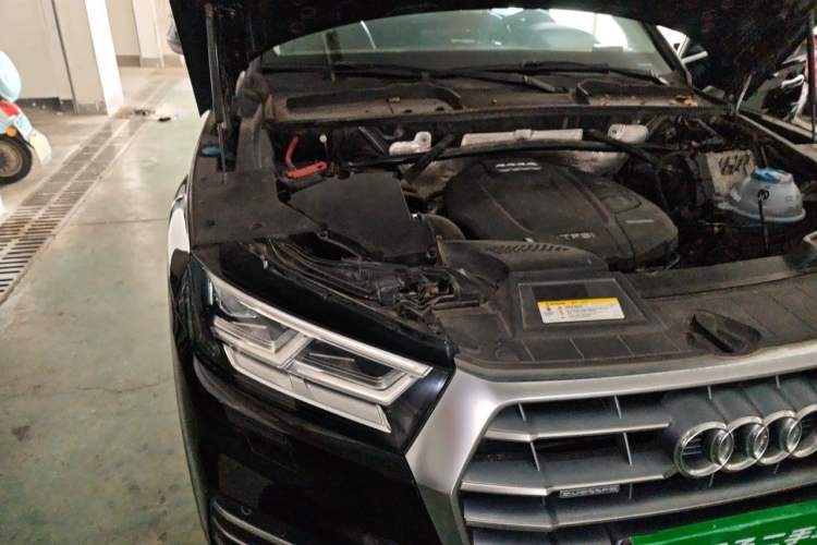 Used Audi Q5L 2018 45 TFSI Prestige Fashion Edition China V Emission Standard Engine Bay Right