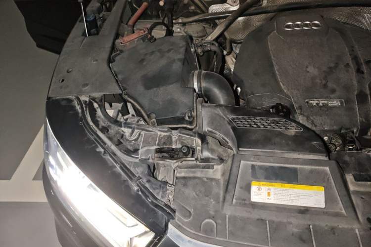 Used Audi Q5L 2018 45 TFSI Prestige Fashion Edition China VI Emission Standard Engine Bay Right