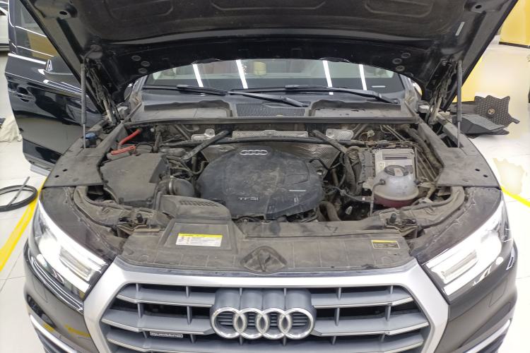 Used Audi Q5L 2018 40 TFSI Prestige Edition China V Engine Bay