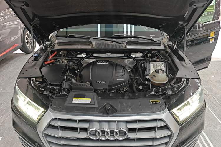 Used Audi Q5L 2018 45 TFSI Prestige Fashion Edition China VI Emission Standard Engine Bay