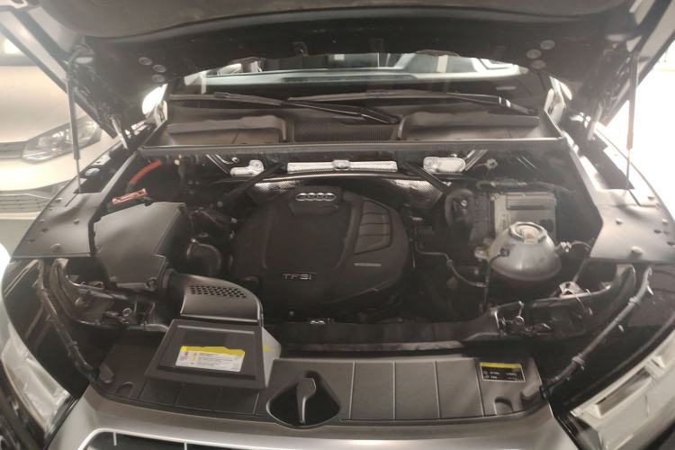 Used Audi Q5L 2018 40 TFSI Prestige Fashion Edition China VI Engine Bay