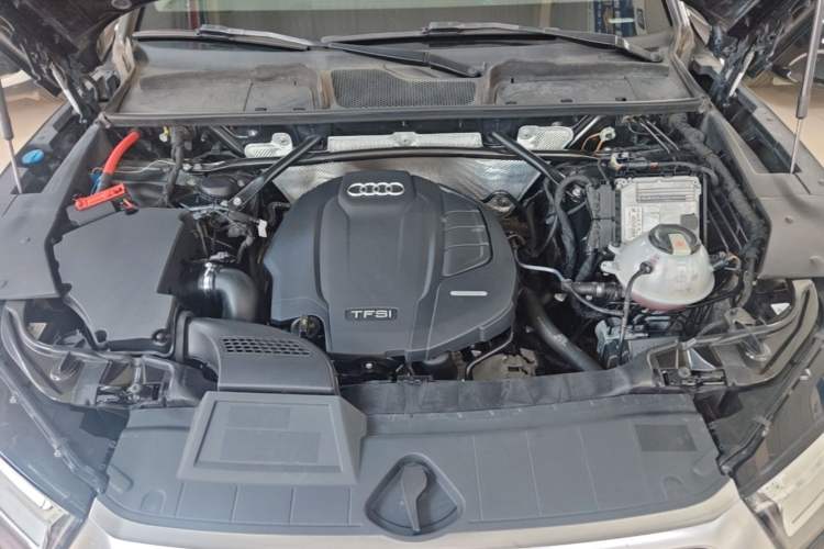 Used Audi Q5L 2018 40 TFSI Prestige Fashion Edition China VI Engine Bay