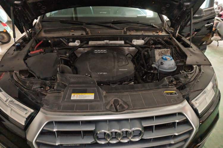 Used Audi Q5L 2018 45 TFSI Prestige Fashion Edition China V Emission Standard Engine Bay