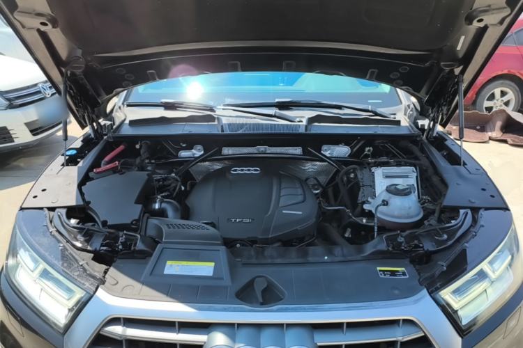 Used Audi Q5L 2018 40 TFSI Prestige Fashion Edition China VI Engine Bay