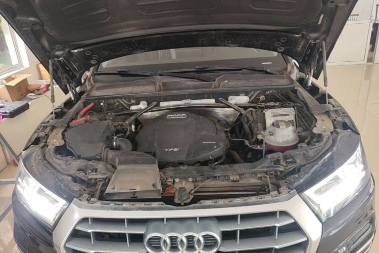 Used Audi Q5L 2018 40 TFSI Prestige Fashion Edition China VI Engine Bay