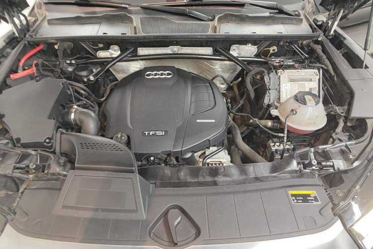 Used Audi Q5L 2018 40 TFSI Prestige Edition China V Engine Bay