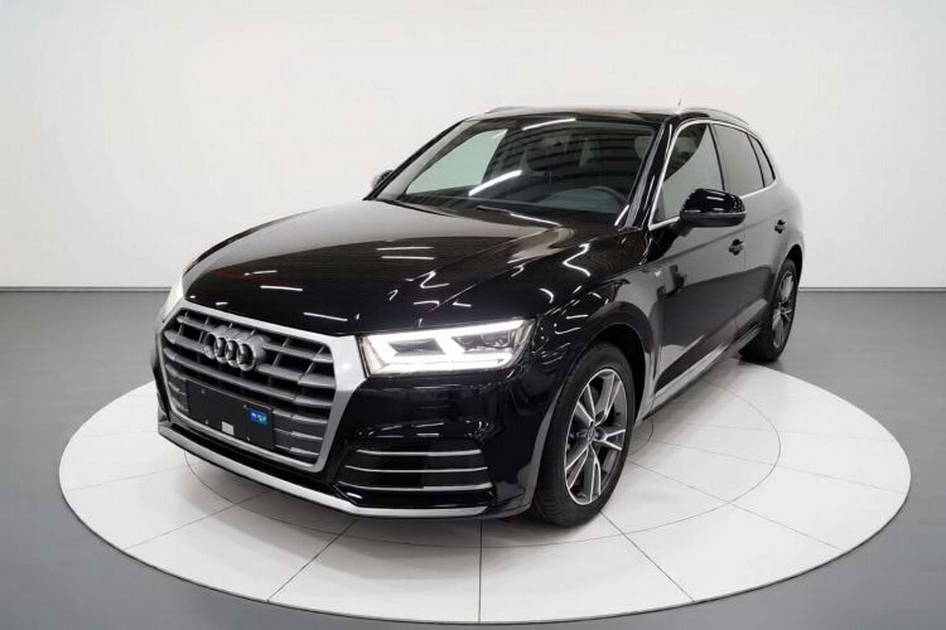 Used Audi Q5L 2018 40 TFSI Prestige Fashion Edition China VI Front Left 45 Deg