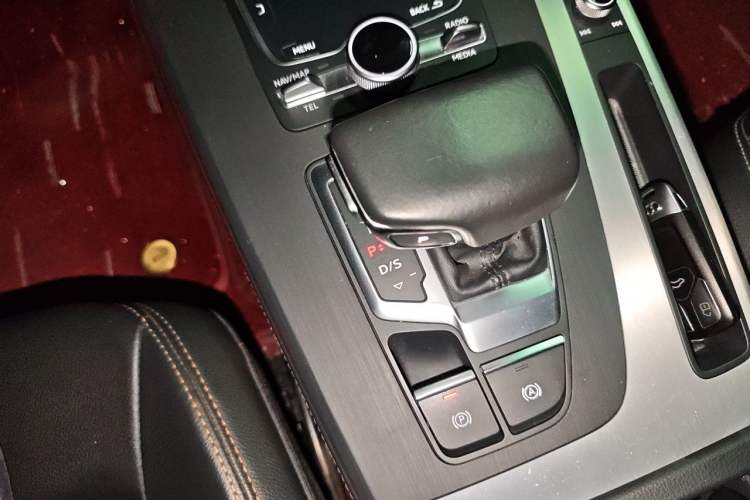 Used Audi Q5L 2018 40 TFSI Prestige Fashion Edition China V Gear Lever
