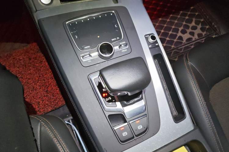 Used Audi Q5L 2018 40 TFSI Prestige Fashion Edition China V Gear Lever