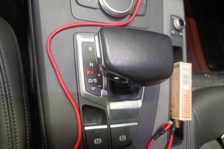 Used Audi Q5L 2018 40 TFSI Prestige Edition China VI Emission Standard Gear Lever