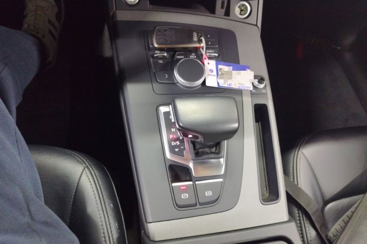 Used Audi Q5L 2018 40 TFSI Prestige Edition China V Gear Lever