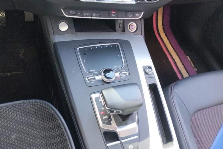 Used Audi Q5L 2018 40 TFSI Prestige Fashion Edition China V Gear Lever