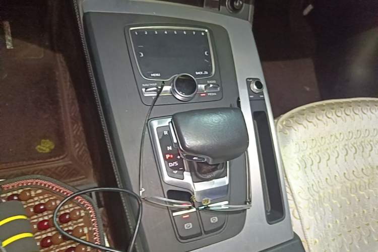 Used Audi Q5L 2018 40 TFSI Prestige Fashion Edition China V Gear Lever