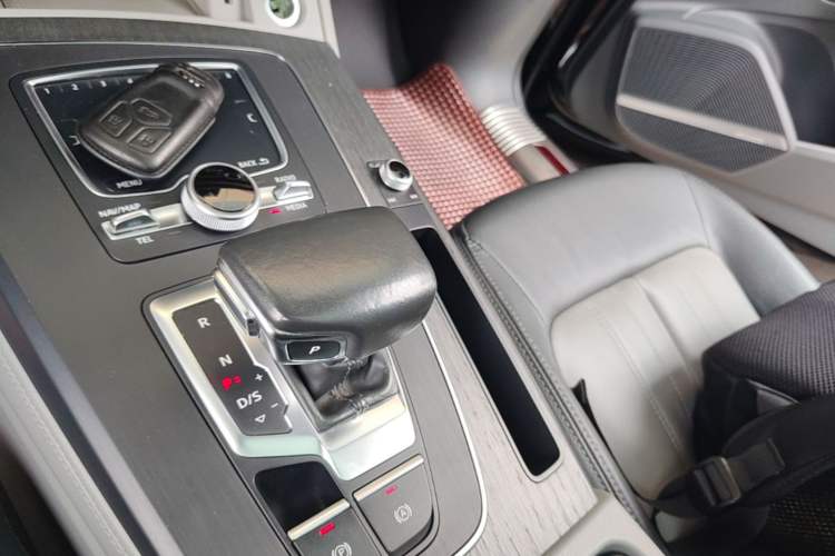 Used Audi Q5L 2018 45 TFSI Prestige Elegant Version China V Gear Lever