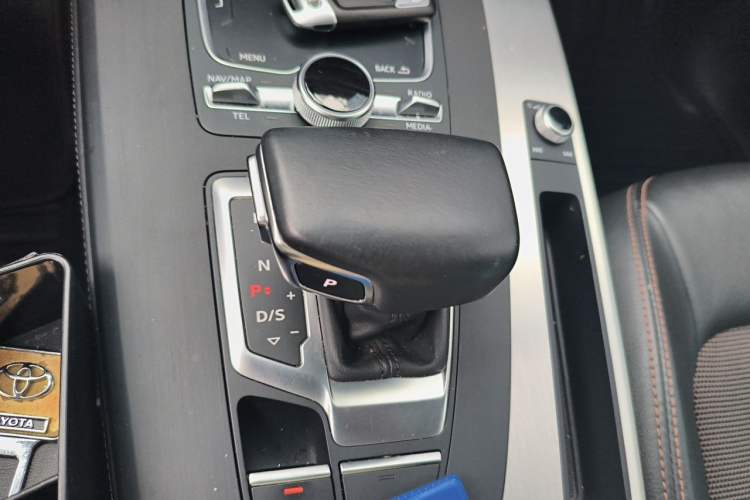 Used Audi Q5L 2018 40 TFSI Prestige Fashion Edition China V Gear Lever