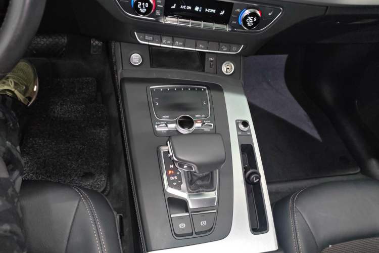 Used Audi Q5L 2018 40 TFSI Prestige Fashion Edition China VI Gear Lever