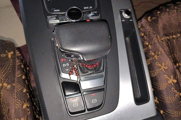 Used Audi Q5L 2018 40 TFSI Prestige Fashion Edition China V Gear Lever