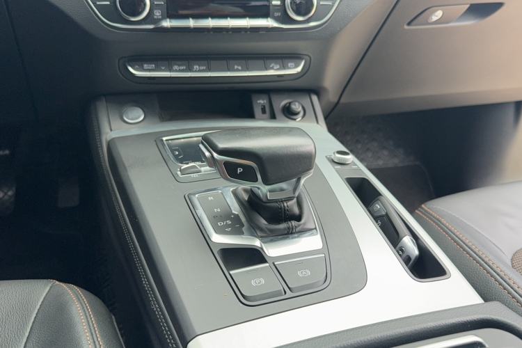 Used Audi Q5L 2018 40 TFSI Prestige Fashion Edition China V Gear Lever