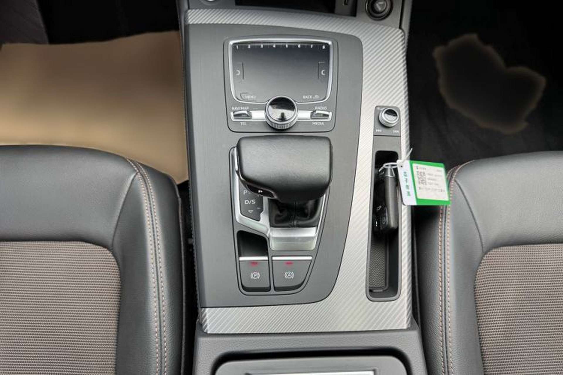 Used Audi Q5L 2018 45 TFSI Prestige Fashion Edition China V Emission Standard Gear Lever