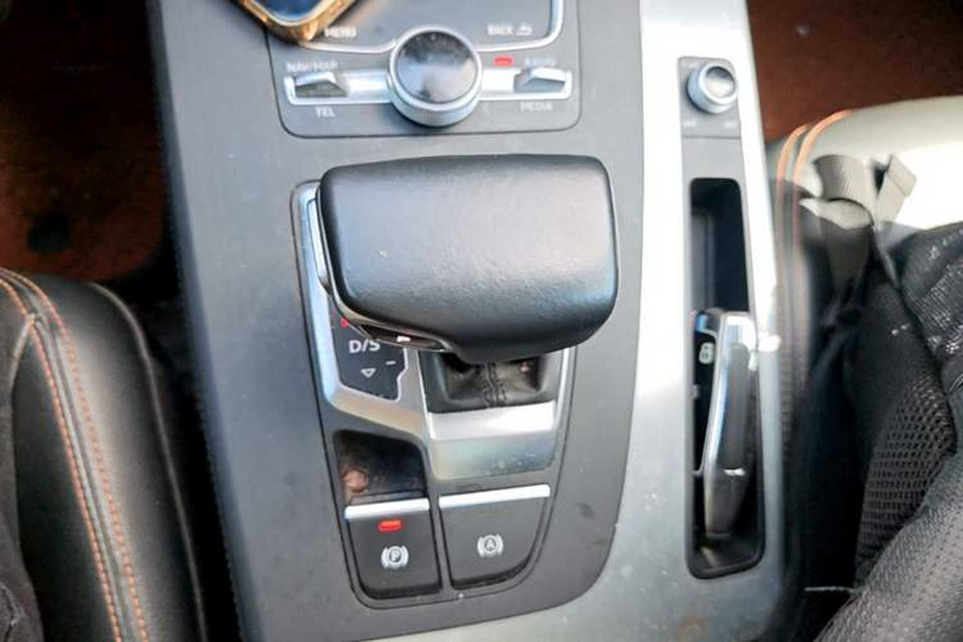 Used Audi Q5L 2018 40 TFSI Prestige Fashion Edition China VI Gear Lever