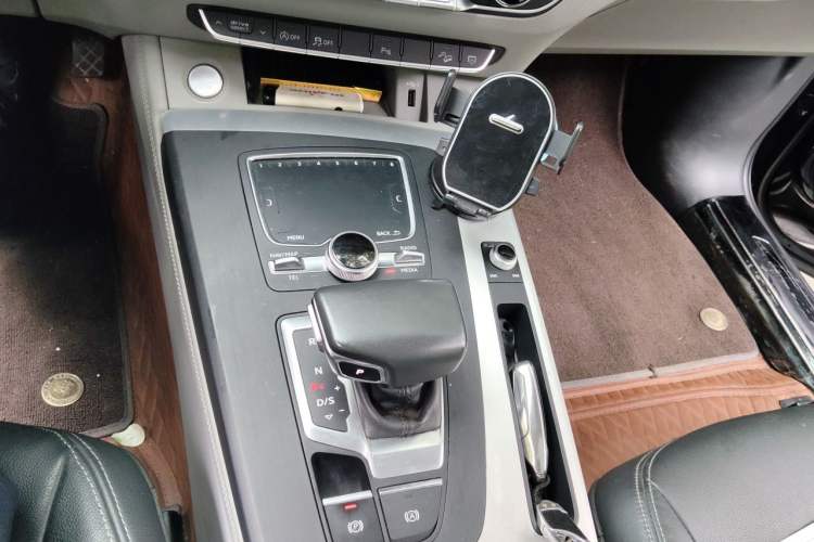 Used Audi Q5L 2018 40 TFSI Prestige Fashion Edition China V Gear Lever