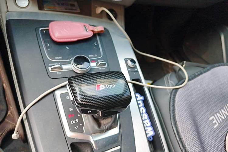 Used Audi Q5L 2018 40 TFSI Prestige Fashion Edition China VI Gear Lever