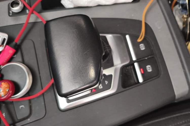 Used Audi Q5L 2018 40 TFSI Prestige Edition China V Gear Lever