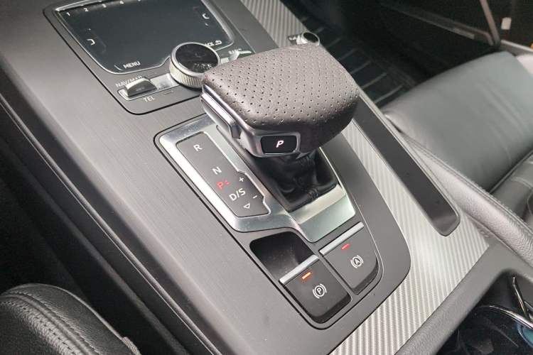 Used Audi Q5L 2018 45 TFSI Prestige Sport China V Gear Lever