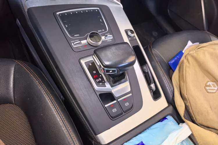 Used Audi Q5L 2018 40 TFSI Prestige Fashion Edition China V Gear Lever