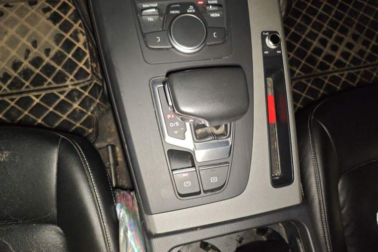 Used Audi Q5L 2018 40 TFSI Prestige Edition China V Gear Lever