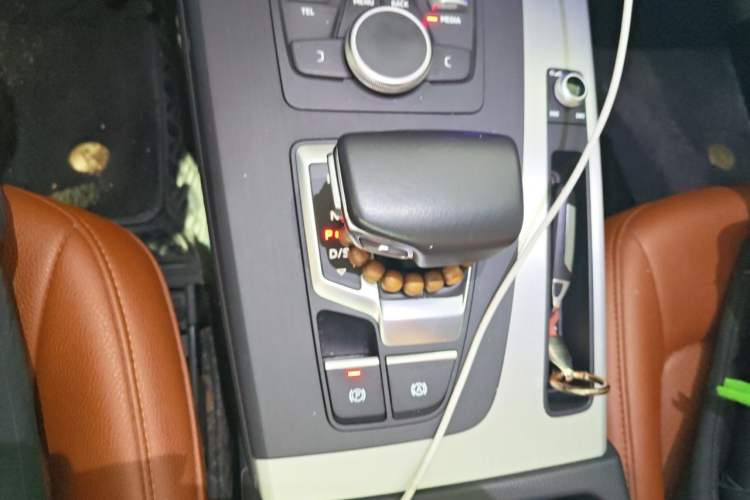 Used Audi Q5L 2018 40 TFSI Prestige Edition China V Gear Lever