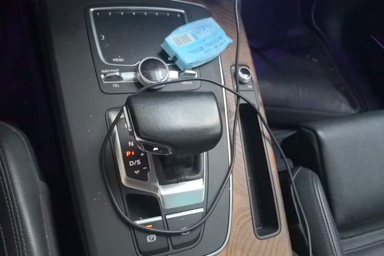 Used Audi Q5L 2018 45 TFSI Prestige Luxury Sport Model China VI Emission Standard Gear Lever