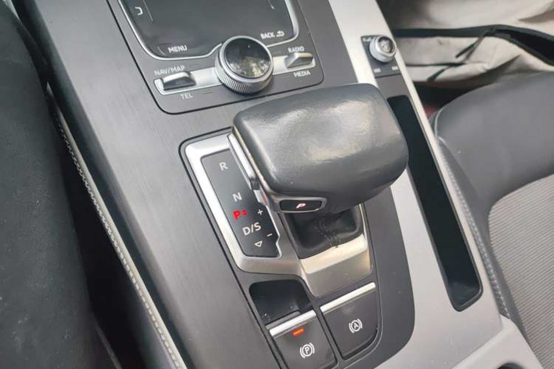 Used Audi Q5L 2018 40 TFSI Prestige Fashion Edition China VI Gear Lever