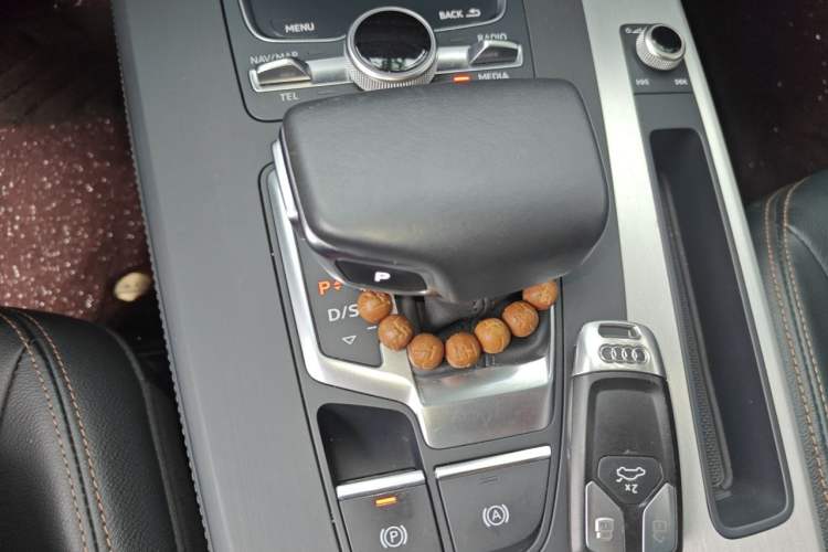 Used Audi Q5L 2018 40 TFSI Prestige Fashion Edition China V Gear Lever