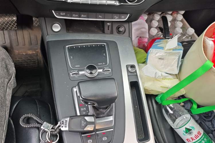 Used Audi Q5L 2018 40 TFSI Prestige Fashion Edition China VI Gear Lever