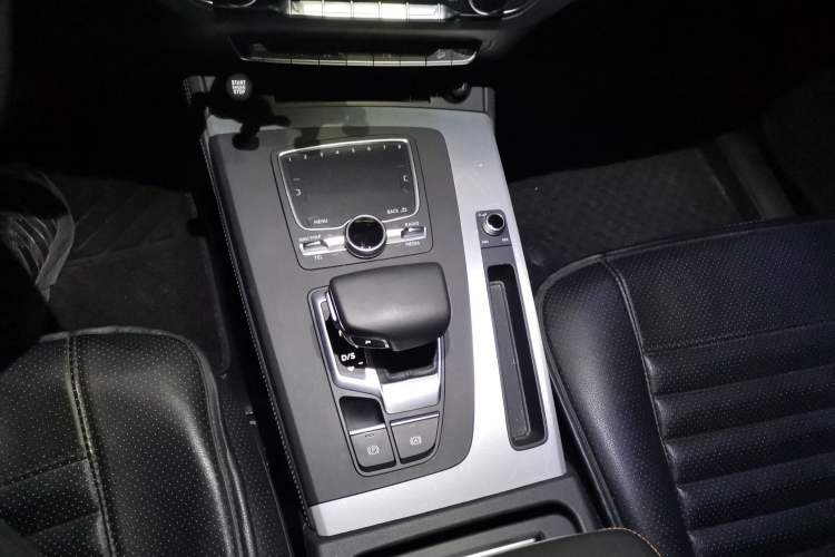 Used Audi Q5L 2018 40 TFSI Prestige Fashion Edition China V Gear Lever